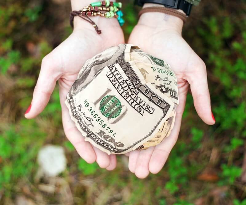 moneyinhand
